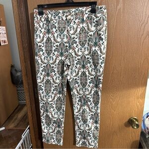 Chicos Damask So Slimming Girlfriend Slim Leg Ankle Jeans 1.5 / Size 10 White